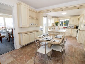 Cottage | Interior - 11 Glyn Garth Mews (Menai Bridge)