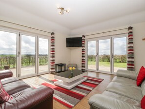 Cottage | Living area - Rectory Farm View (Yeovil)