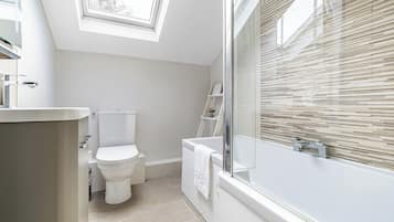 Cottage | Bathroom | Shower