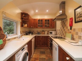 Refrigerador, microondas, placa de cocina, lavavajillas