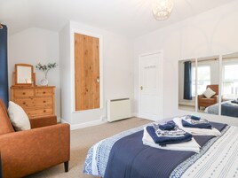 Cottage | 2 bedrooms, individually decorated, individually furnished, free WiFi