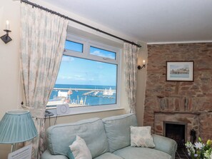 Cottage | Living area - Blue Horizon (Brixham)