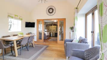 Cottage | Interior