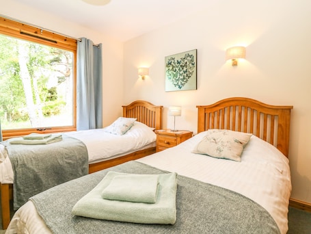 Cottage | 3 bedrooms, individually decorated, individually furnished, free WiFi