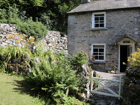 Cottage | Interior. Coachmans Cottage