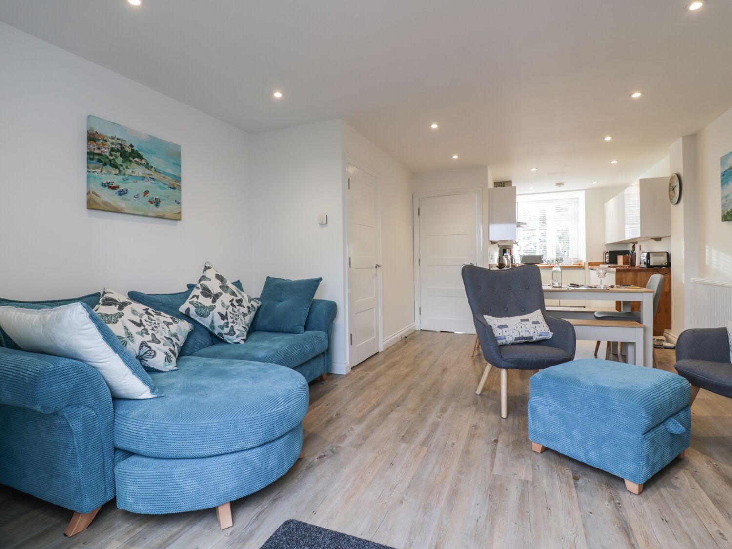 村舍 | 客厅 | 电视、DVD 播放器