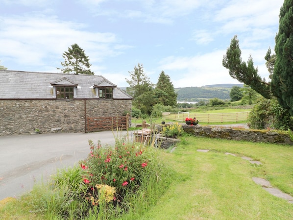 Cottage | Interior