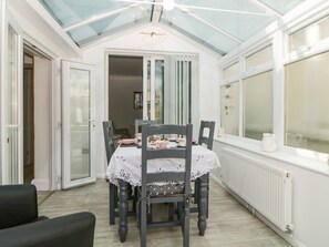 Cottage | Interior - Pier View (Paignton)