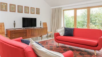 Cottage | Interior
