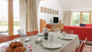 Småhus | Eget kjøkken | Kjøleskap, mikrobølgeovn, kokeplater og oppvaskmaskin