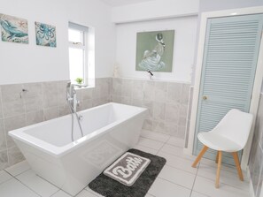 Chaumière | Salle de bain | Douche, séchoir à cheveux