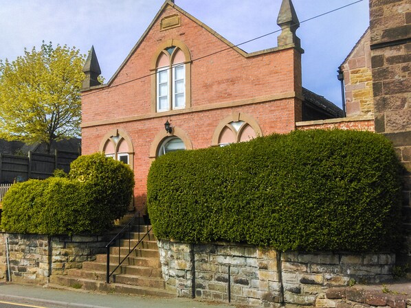 Exterior - The Old Temperance Hall (Stoke-on-Trent)