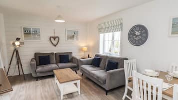 Stuga | Vardagsrum | Tv