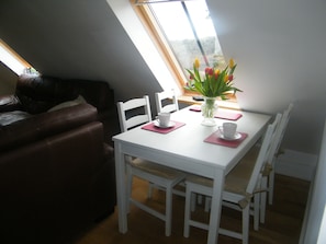 Family Apartment, 2 Bedrooms, River View, Annex Building | Living area