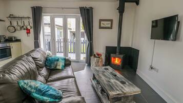 Cottage | Living area | TV