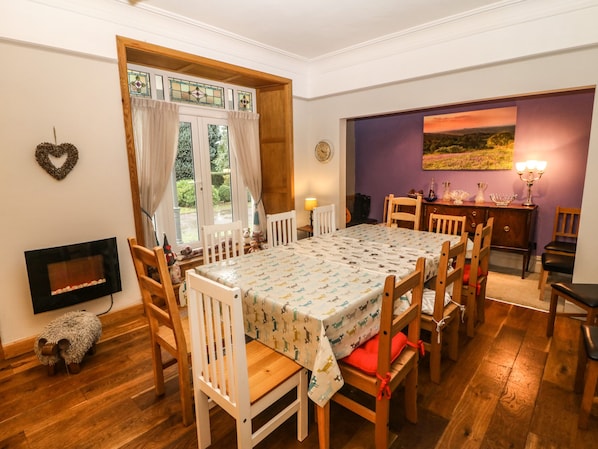 Cottage | Interior