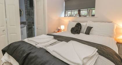 Glebe Hall Apartment