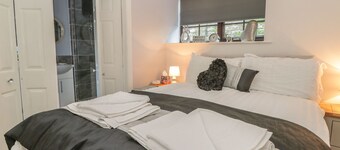 Glebe Hall Apartment