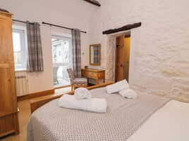 2 habitaciones, decoración personalizada y muebles diferentes 