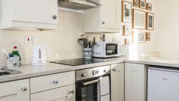 Dishwasher, cookware/dishes/utensils