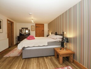 Cottage | 2 bedrooms, individually decorated, individually furnished, free WiFi - Beudy Mawr (Caernarfon)