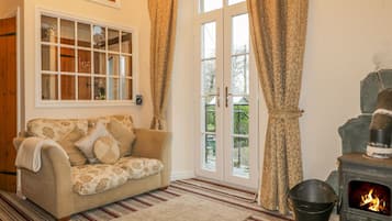 Cottage | Living room | TV, DVD player