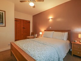 Cottage | 2 bedrooms, individually decorated, individually furnished, free WiFi