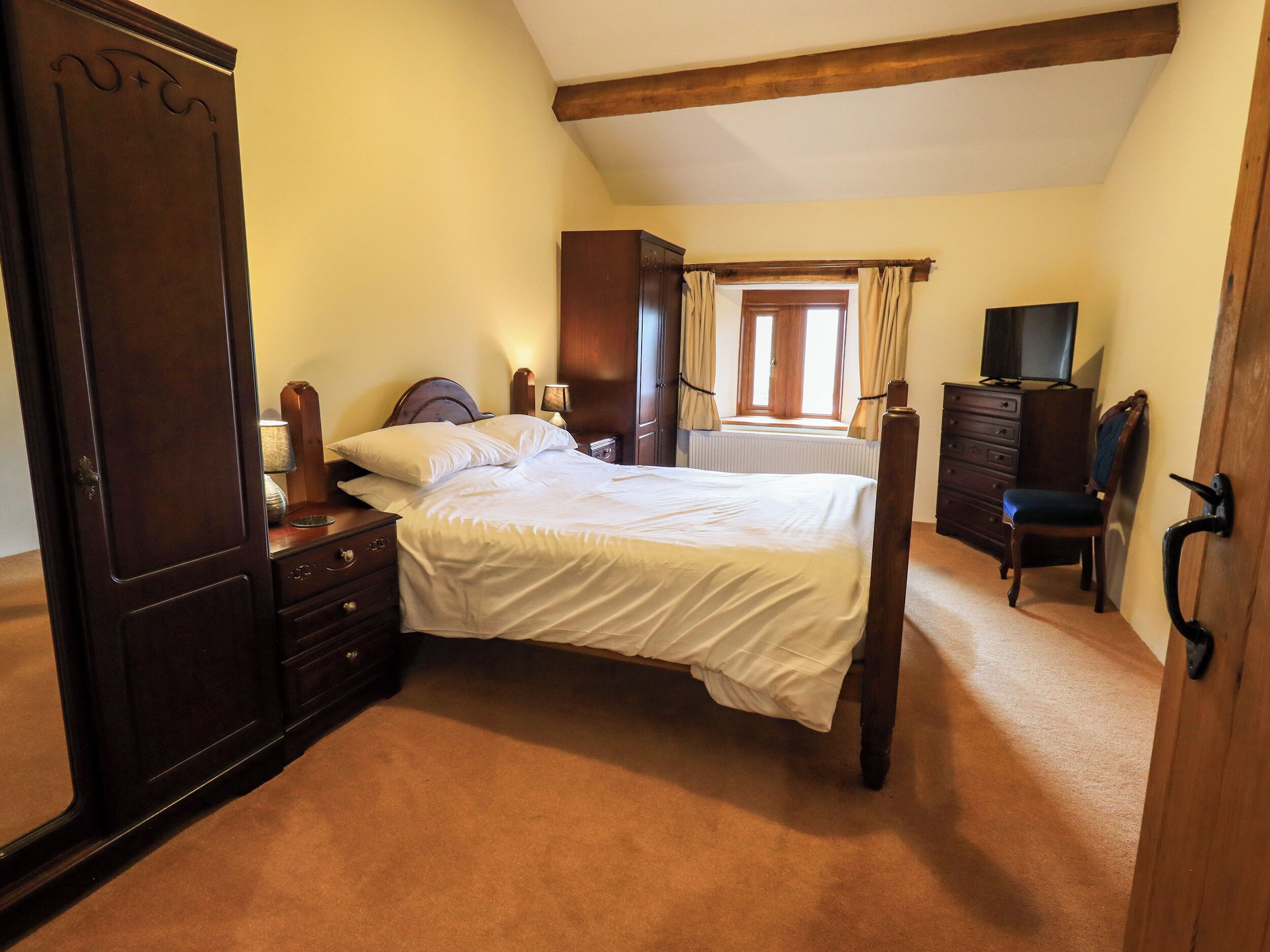 Cottage | 3 bedrooms, individually decorated, individually furnished, free WiFi