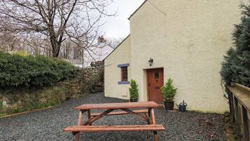 Cottage | Outdoor dining