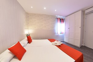 Apartment, 1 Bedroom | 1 bedroom, in-room safe, desk, laptop workspace