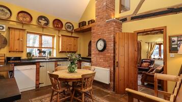 Cottage | Dining