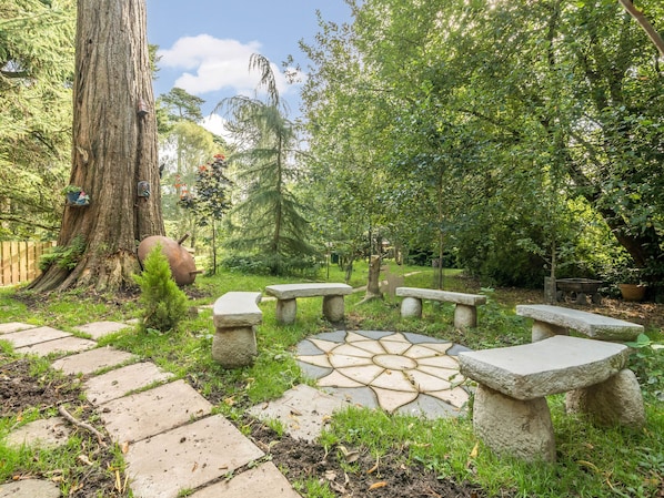 Cottage | Property grounds
