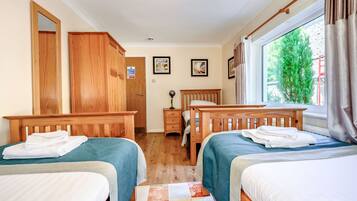 Cottage | 6 bedrooms, individually decorated, individually furnished, free WiFi