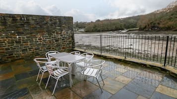Cottage | Property grounds
