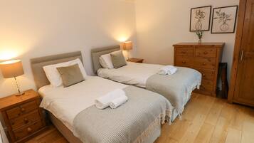 Cottage | 3 bedrooms, individually decorated, individually furnished, free WiFi
