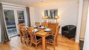 Cottage | Interior