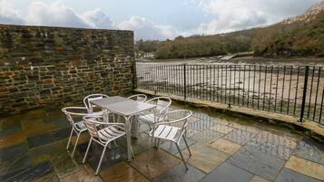 Cottage | Property grounds