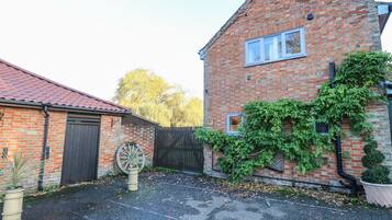 Cottage | Property grounds