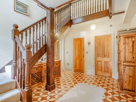 3 habitaciones, decoración personalizada y muebles diferentes 