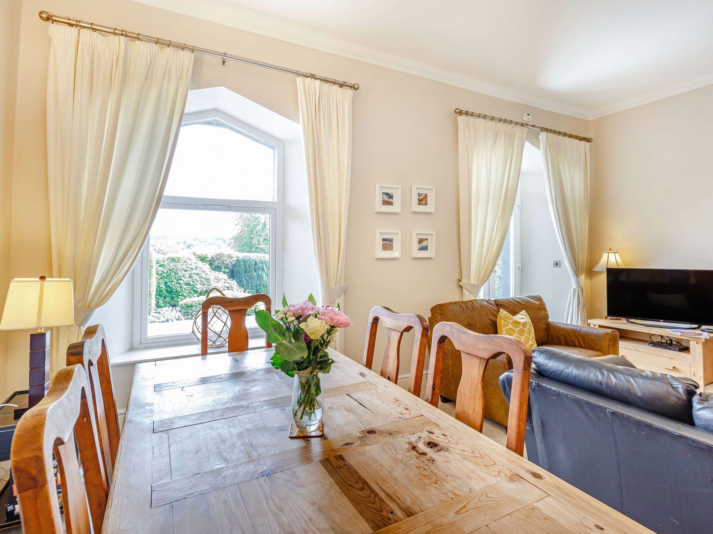 Casa de campo | Cocina privada | Refrigerador, lavavajillas, periquera y utensilios de cocina 