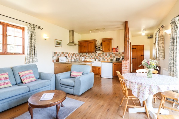Cottage | Living area | DVD player, table tennis