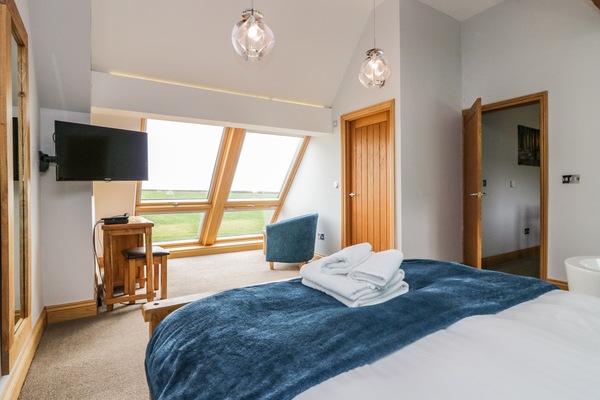 Cottage | 2 bedrooms, individually decorated, individually furnished, free WiFi