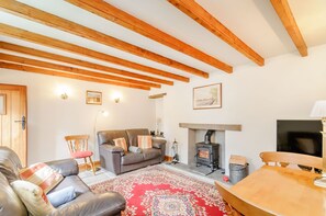 Cottage | Interior
