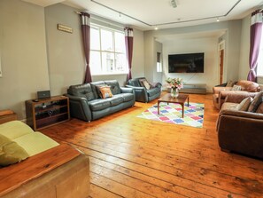 Cottage | Living area | TV, foosball - Mountain View (Penmaenmawr)