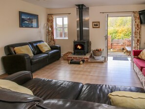 Cottage | Living area - Meadow View (Mold)