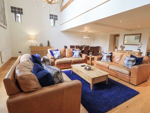 Cottage | Living area | TV