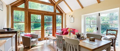 Cottage | Private kitchen | Microwave, stovetop, dishwasher, high chair