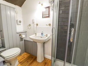Ferienhaus | Badezimmer | Dusche, Haartrockner