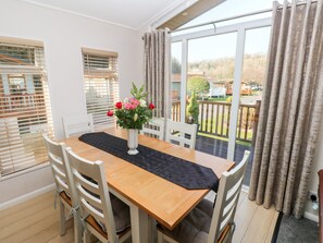 Cottage | Dining - Tranquillity - Heritage Park (Narberth)