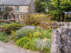 Property grounds - Church View (Buxton)